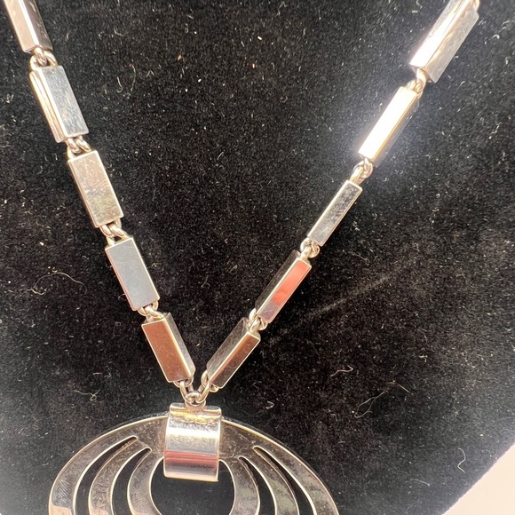 Vintage Monet Tournee' Silver tone Box Chain Necklace - Picture 4 of 10